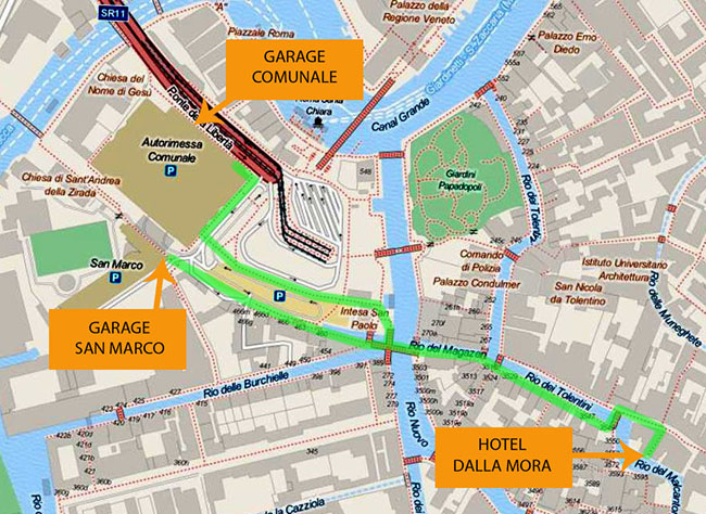 Karte mit dem markierten Weg zu Fuß von den San Marco und städtischen Garagen in Piazzale Roma, zum Hotel dalla mora.